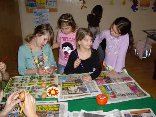 Vajíčka vyzdobiť si prišiel aj ŽP :)
